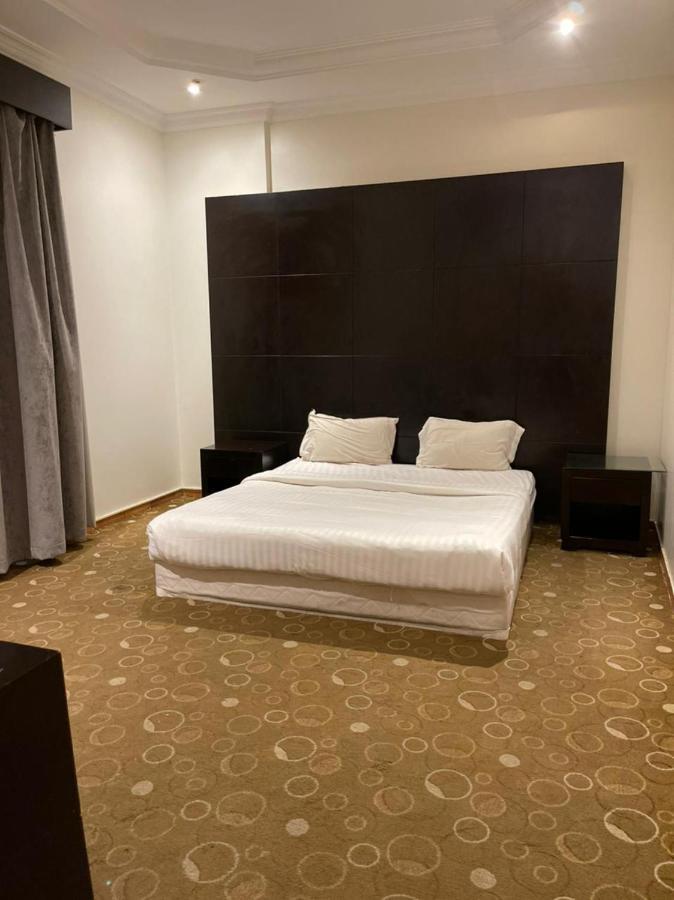 Hotel Manzel Aram 105-by Alazmi- Riyadh